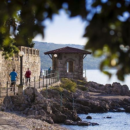 Studio Apartman Fredi Apartment Opatija Bagian luar foto